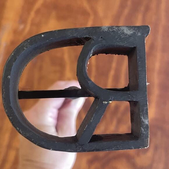 Vintage Metal Branding Iron Livestock Ranch Primitive Tool Mark with R Inside D - Picture 5 of 5